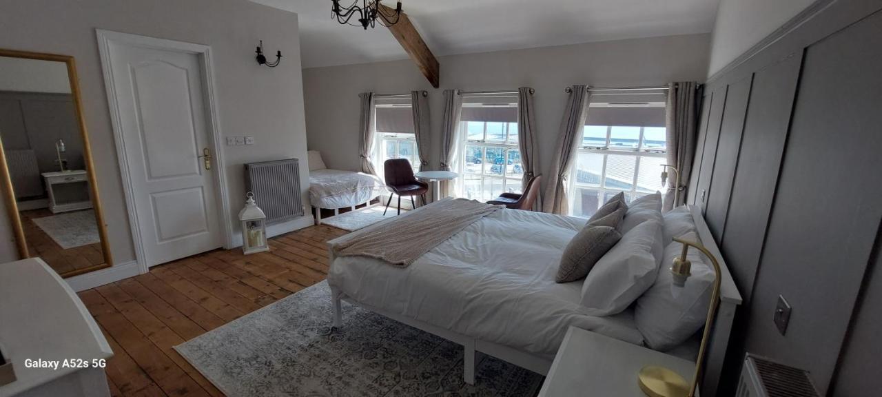 Londonderrys Bar And Accommodation Seaham Esterno foto