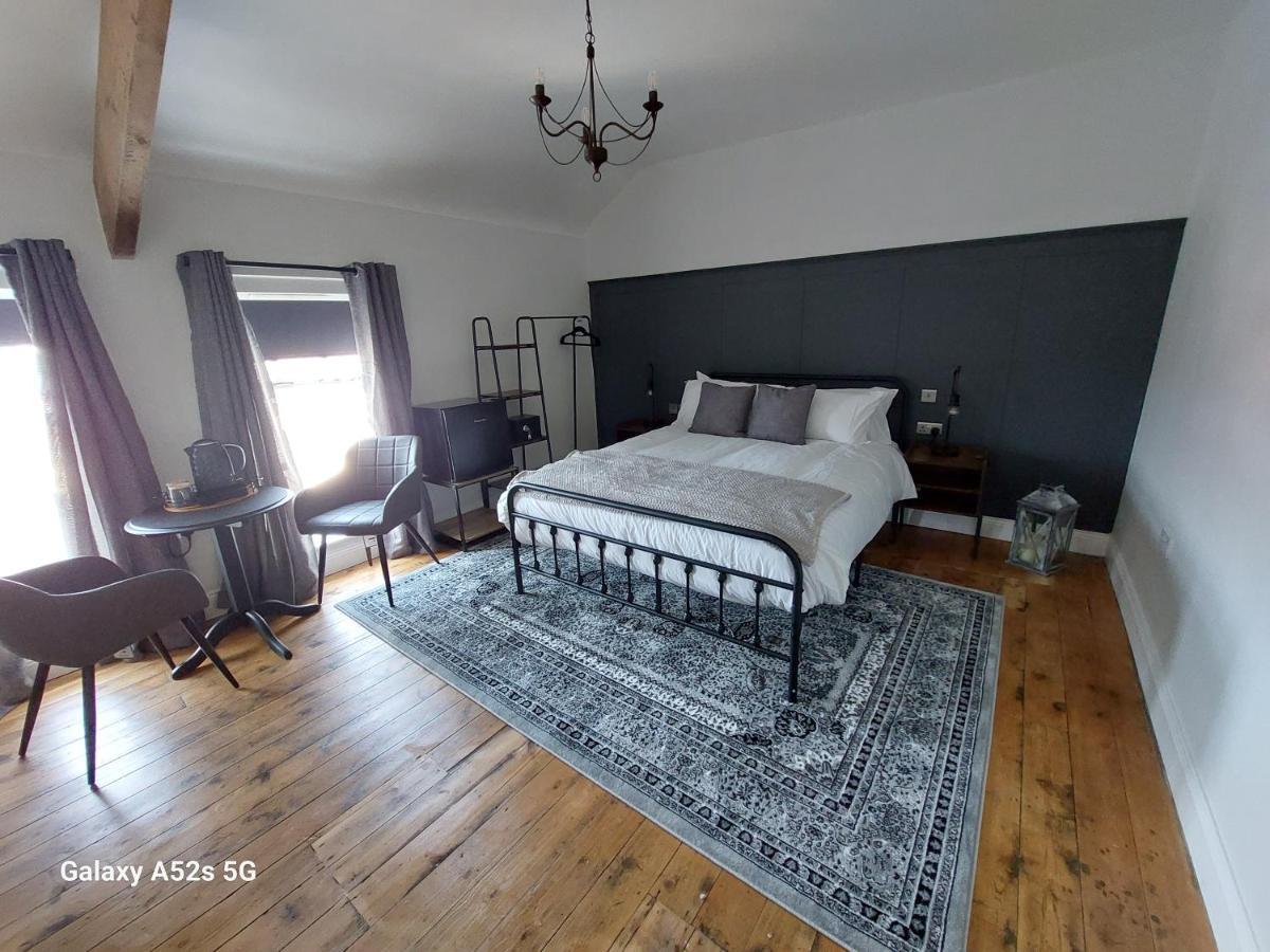 Londonderrys Bar And Accommodation Seaham Esterno foto