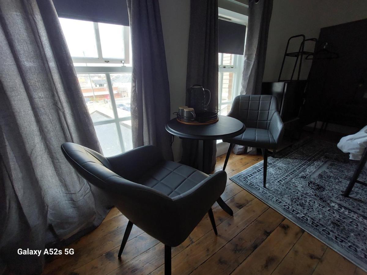 Londonderrys Bar And Accommodation Seaham Esterno foto