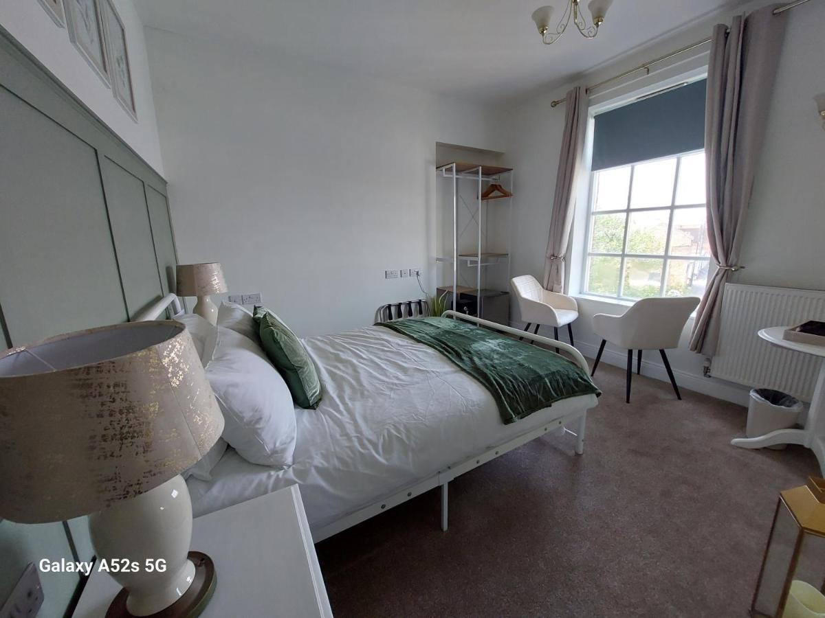 Londonderrys Bar And Accommodation Seaham Esterno foto
