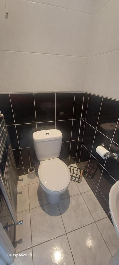 Londonderrys Bar And Accommodation Seaham Esterno foto
