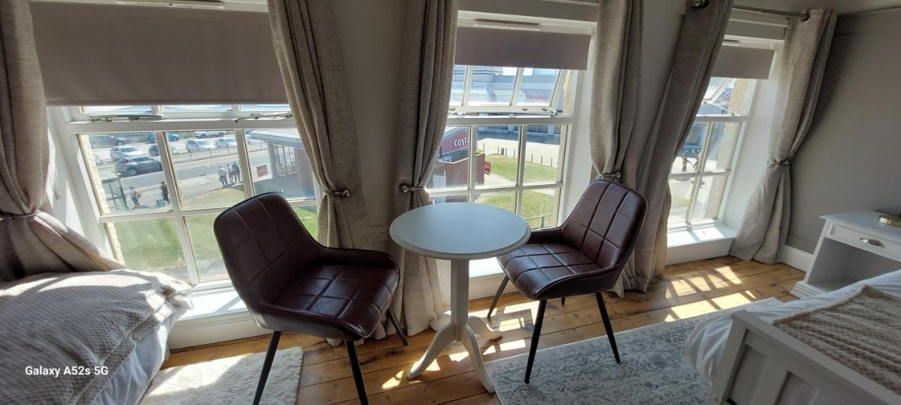 Londonderrys Bar And Accommodation Seaham Esterno foto